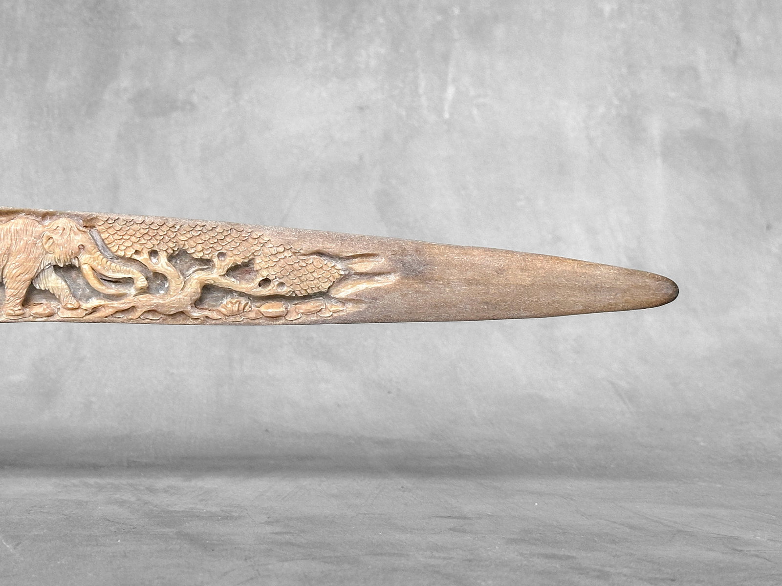Extra large engraved Swordfish rostrum - Prehistoric Woolly Mammoth Scene - 9