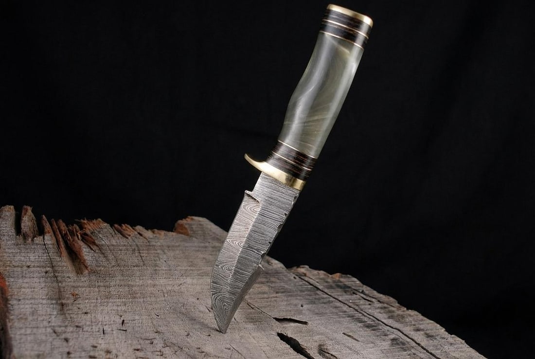 Handmade Damascus Steel Hunting Knife 8" | Fixed Blade Skinner with Brass Guard and Sheath - 3