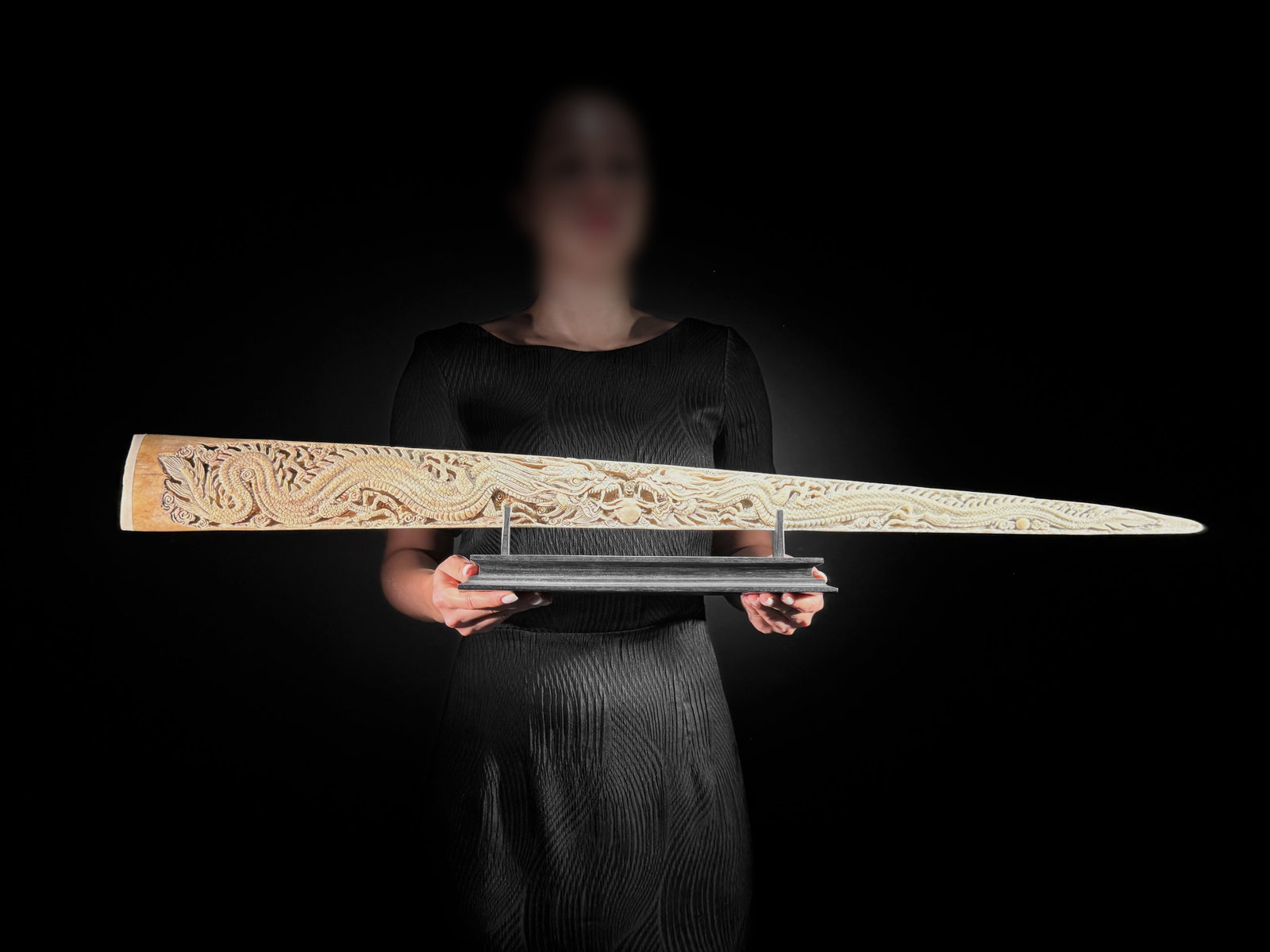 Extra large carved swordfish - Double Dragon motif: Title: Extra large carved swordfish - Double Dragon motif Maker:Unknown Origin: Indonesia Date/Period:2026 Materials:Xiphius Gladius, Bone, Wood Dimension:Length: 94 cm / 37 inches Description:An extr