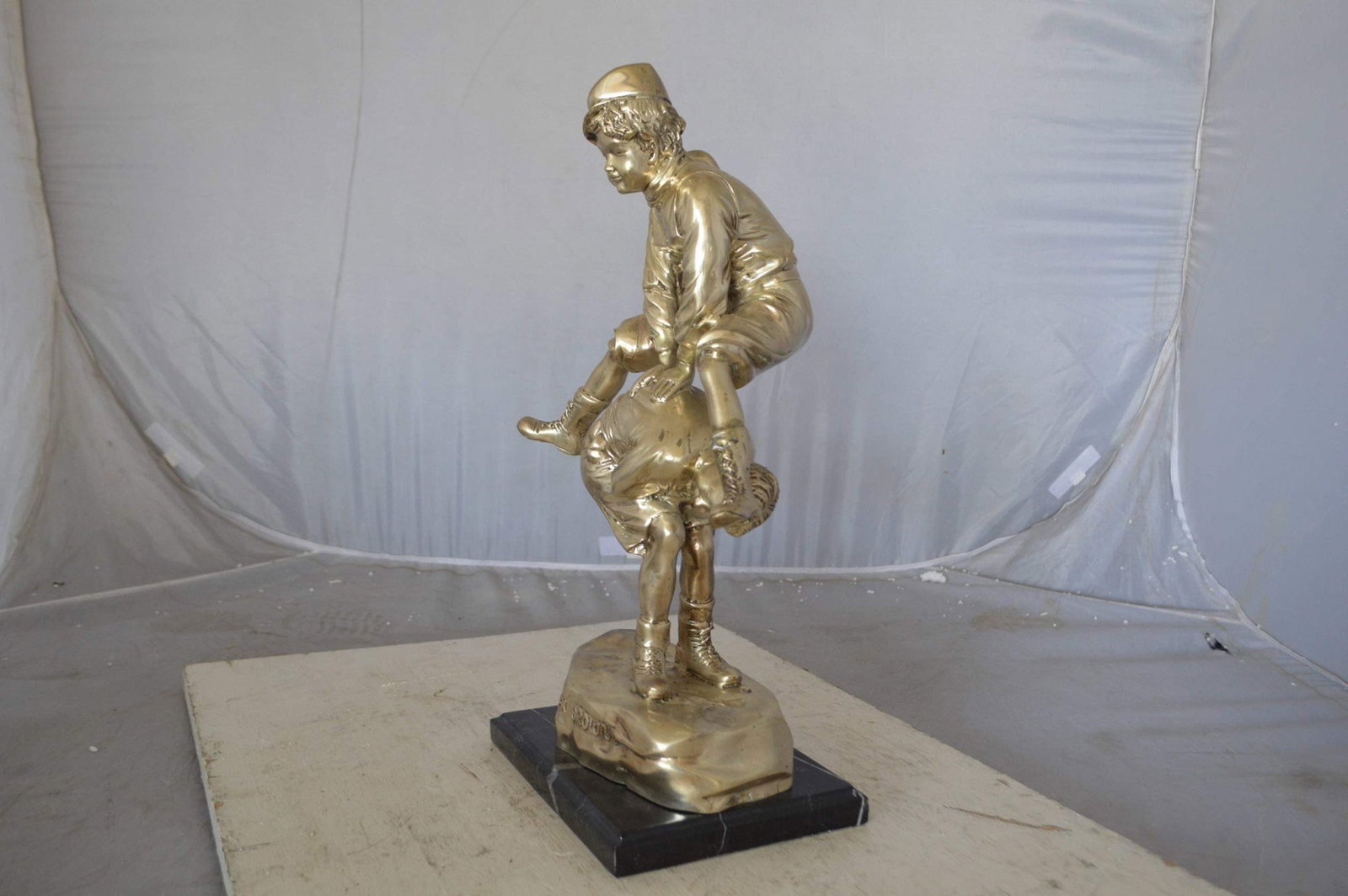 Leapfrog bronze statue silver finish - Size: 12"L x 7"W x 19"H. - 6