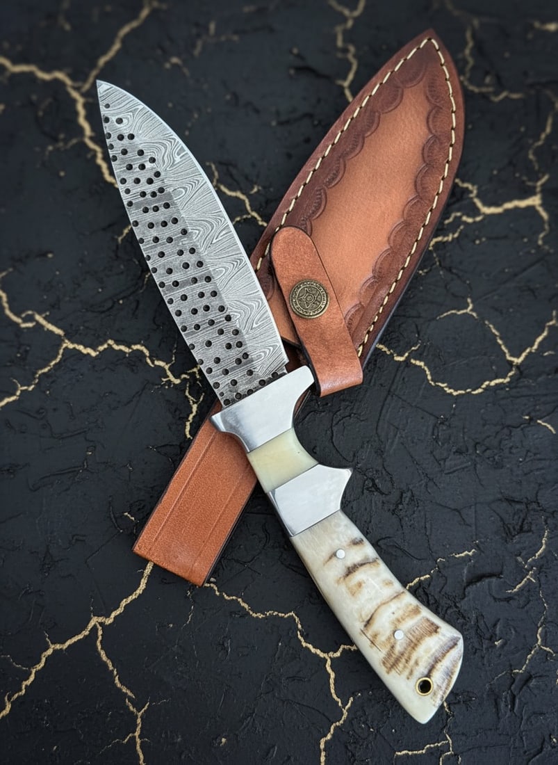 Handmade Damascus Steel Hunting Knife Ram Horn Handle with Leather Sheath - 2
