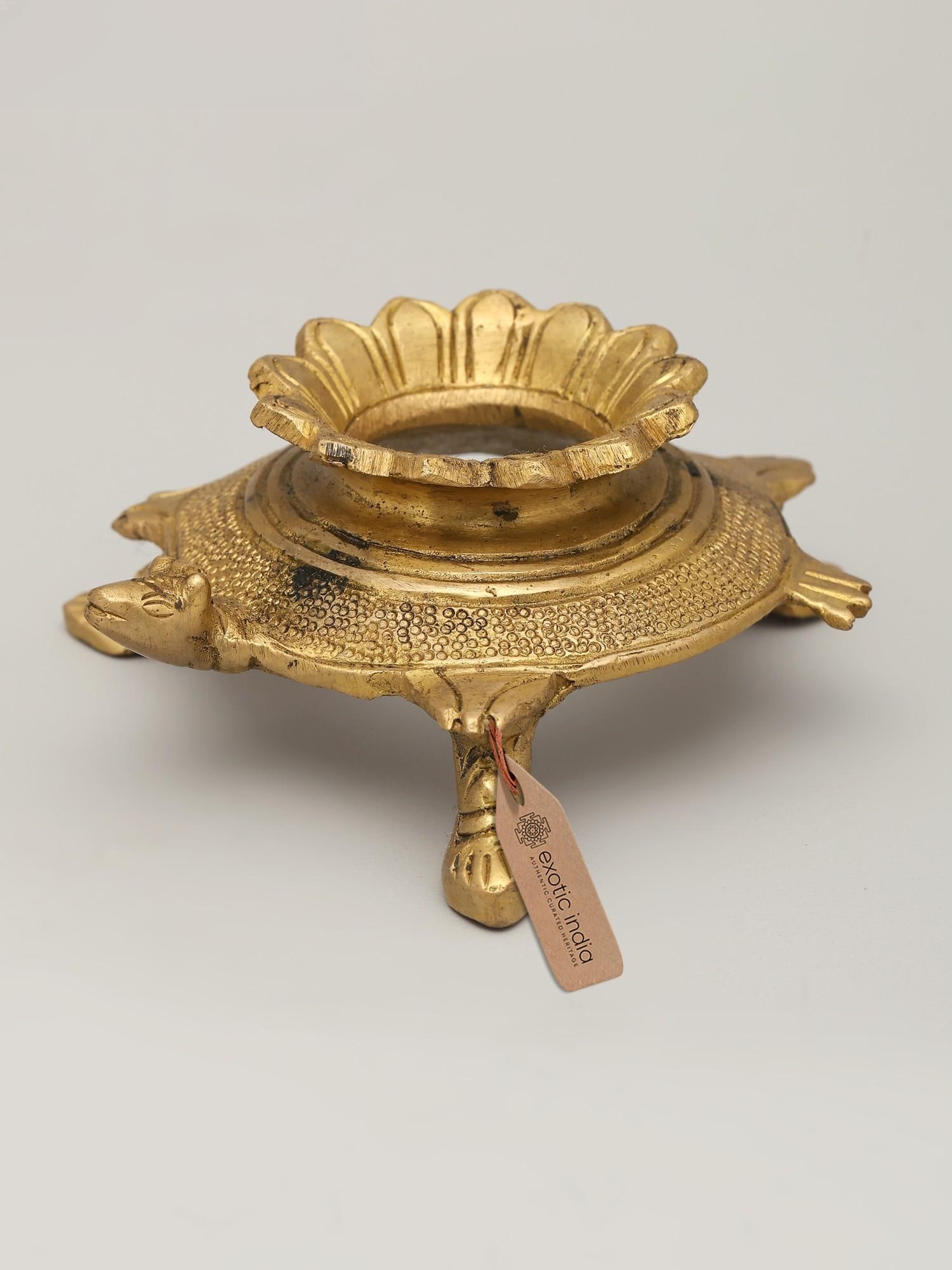4" Small Tortoise Conch Stand with Lotus Carvings | Brass Item: Title: 4" Small Tortoise Conch Stand with Lotus Carvings | Brass Item Description: 4" Small Tortoise Conch Stand with Lotus Carvings | Brass Item Reserve: $31.50 Shipping: Domestic: Shipping rates are
