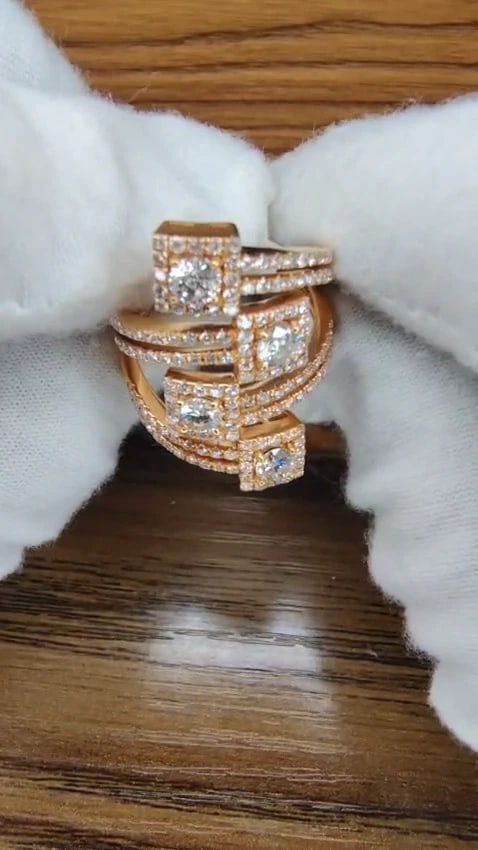 2.20ct Natural Diamonds Cluster Wrap Ring 18kt gold** - 2