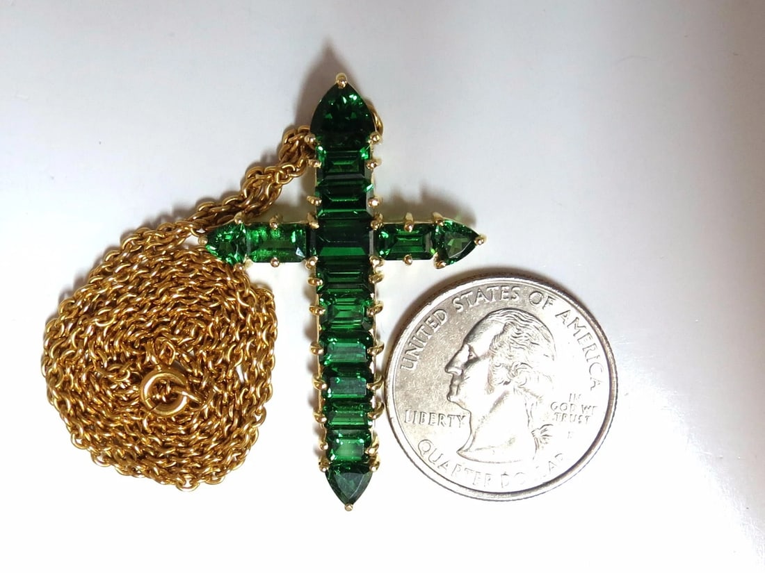 12.00ct natural vivid green tsavorite cross 18kt & chain ** - 5