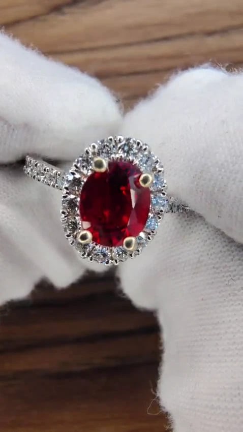 GIA Certified Thailand Ruby 1.71ct Halo Diamond ring 18kt Vivid Red Prime*v - 2