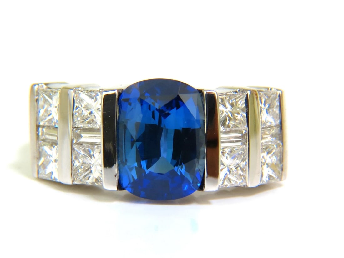 GIA 5.87CT NATURAL BRIGHT FINE GEM SAPPHIRE DIAMOND RING 14kt *v: 3.21ct. Natural Sapphire ring Amazing oval cut Very Very Clean Clarity Beautiful Blue sparkles throughout The classic Bright Royal Blue color Transparency A+ GIA: Heated (please see report scan in pho