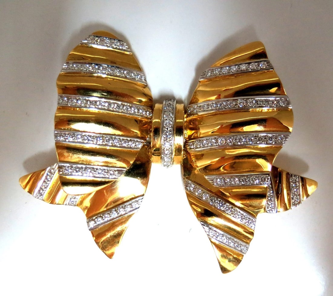 4.00ct Diamonds Large Sized Ribbon Pin 3D **: Large Ribbon Brooch Pin 4.00ct Natural Diamonds F-G color / Vs-2 clarity. 67.7 grams 18Kt. Yellow gold. Overall: 3.6 x 2.7 inch Free Insured overnight shipping. All Items come with a Free White ribbon