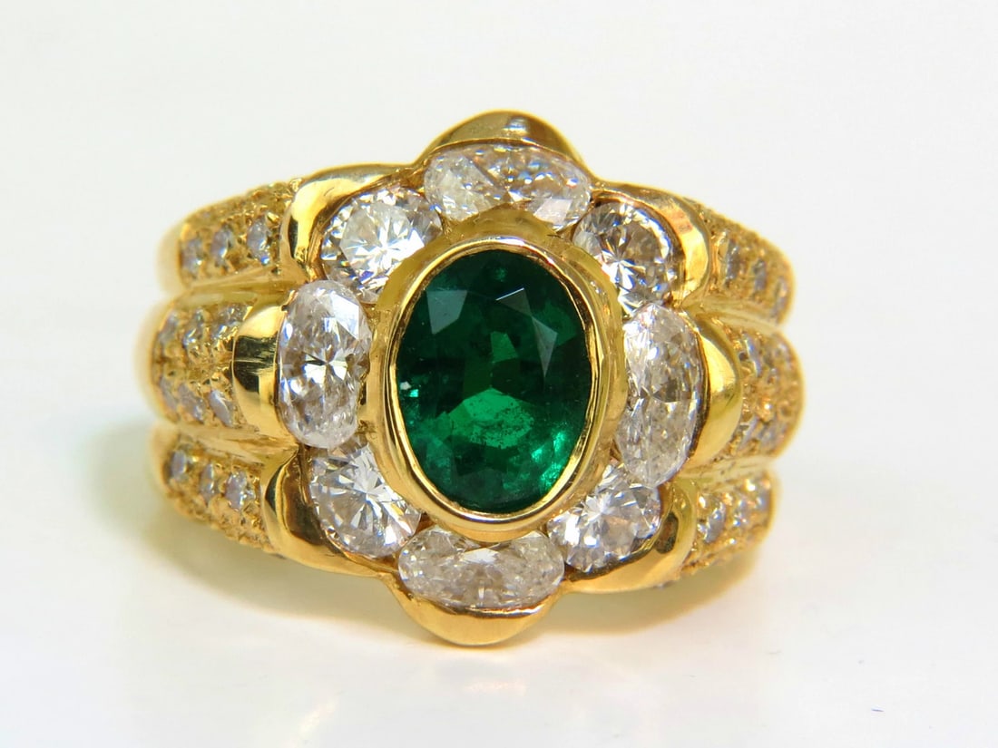 18KT GOLD 4.00CT NATURAL EMERALD DIAMOND RING*v: MAGNIFICENT JEWELS 2.00CT NATURAL ZAMBIAN EMERALD Vivid green & Supreme sheen AAA Vivid tone and glow 2.00ct natural diamond G-H color, Vs-2 Si-1 Si-2 clarity Selected from the best and rare parcels V