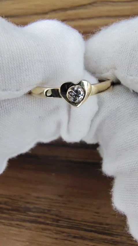 .12ct Natural Round Diamond Heart solitaire Petite Ring 14kt *v - 2