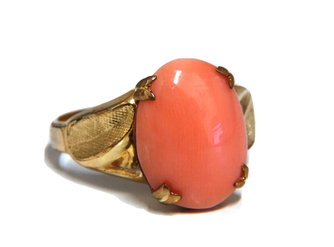 12x10mm natural 4ct pink Coral ring 10kt *v: 4ct. Vintage natural Coral ring. Pink Coral measures 12x10 mm Depth of ring 6.9 mm. 10 karat yellow gold 2.6 grams. Current size 5 1/2 and we may resize, please inquire. ....*. Reserve: $325.50
