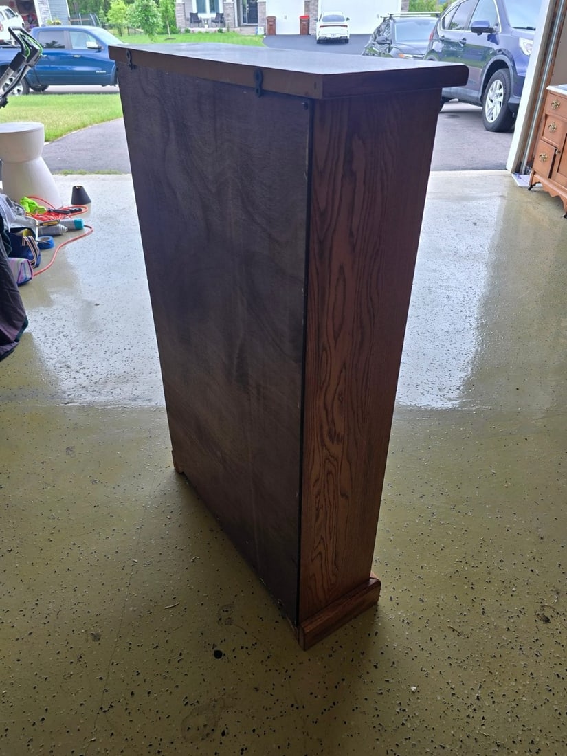 Mission Style Oak Cabinet with Textured Glass - 3