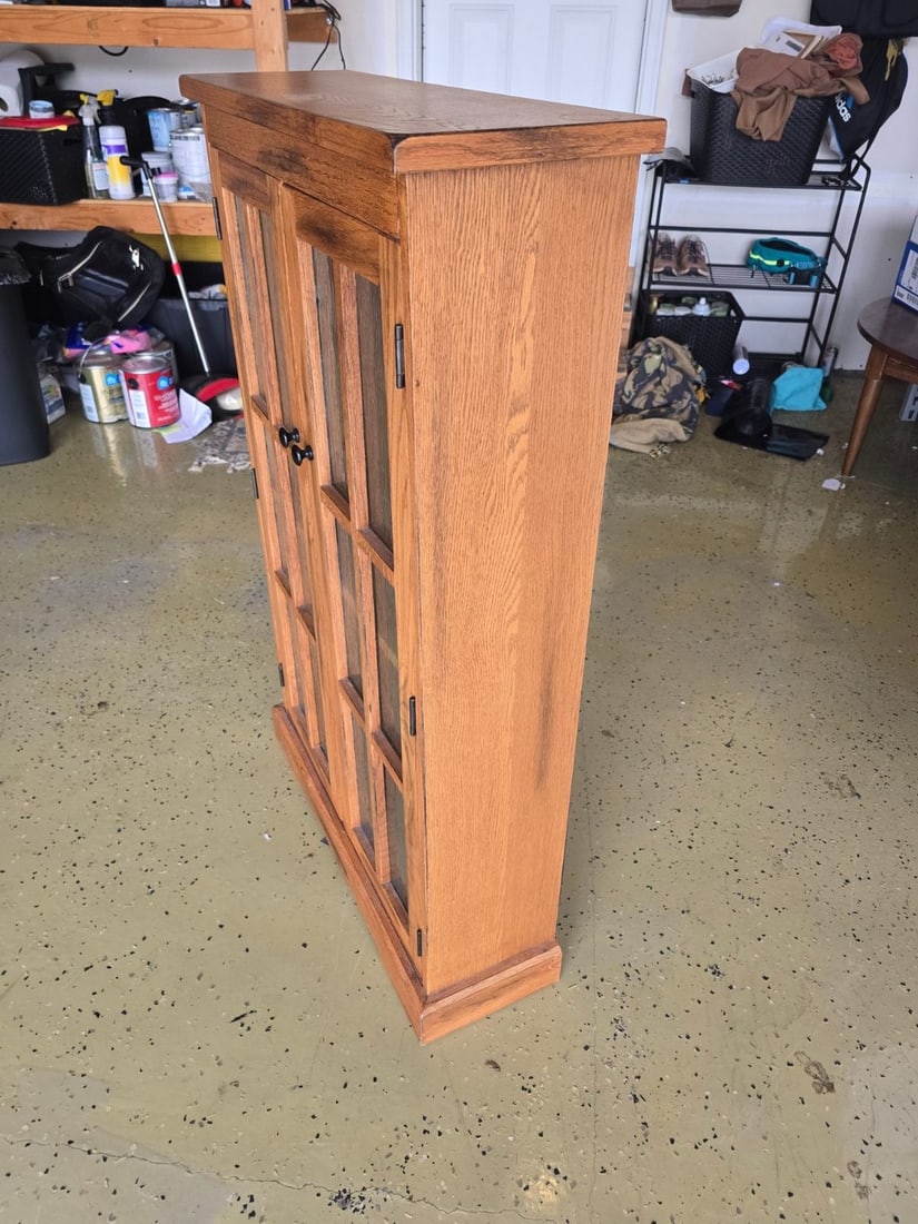 Mission Style Oak Cabinet with Textured Glass - 4