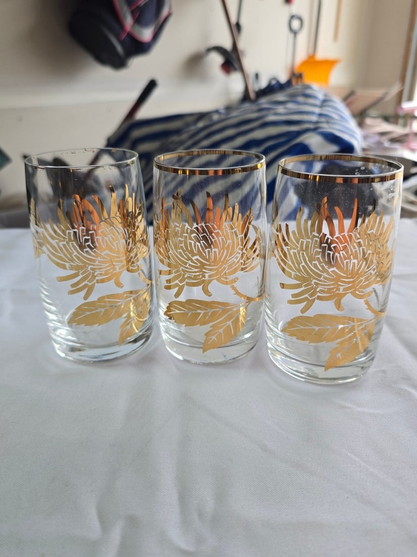 Set of 8 Mid-Century Gold Chrysanthemum & Enameled Clear Glassware - 2