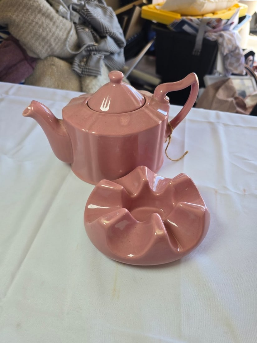 Collection of Four Vintage Teapots and a Vase - 2