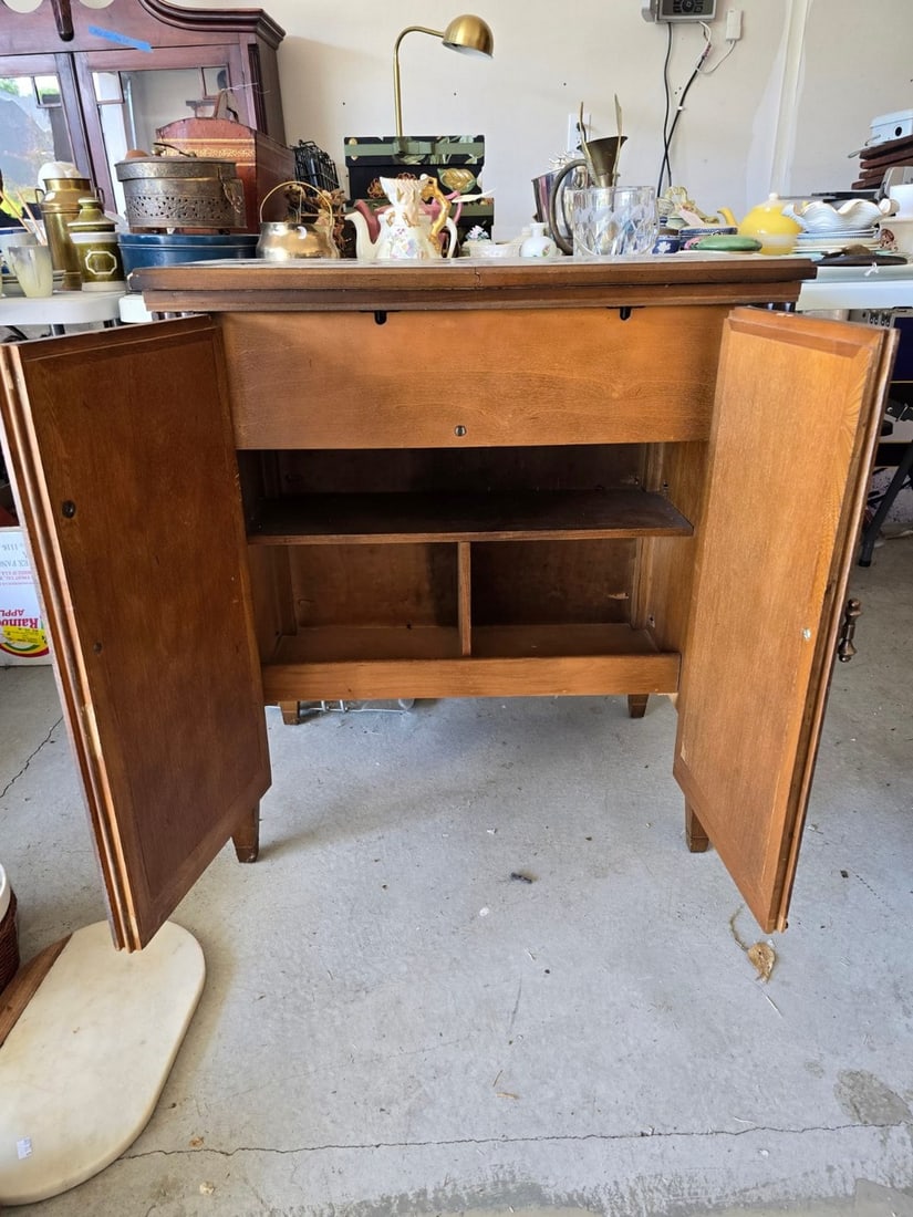 Vintage Mid-Century Modern Singer Sewing Machine Cabinet - 2