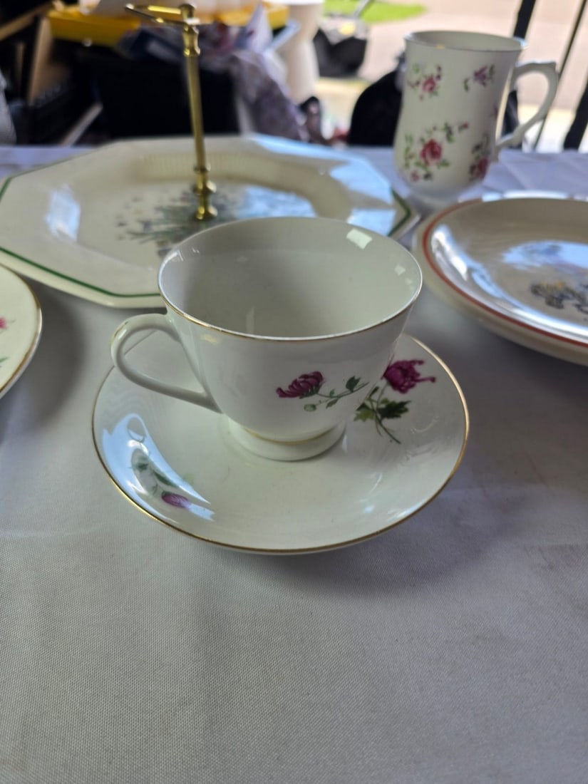 Assorted Decorative Porcelain and Ceramic Tableware, Six Pieces - 4