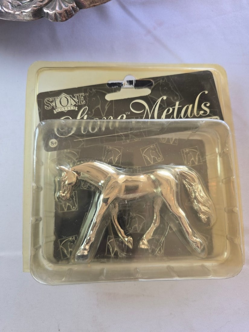 Three Decorative Objects: Silver-Plated Bowl, Porcelain Dish, and Gold-Tone Horse Figurine - 2