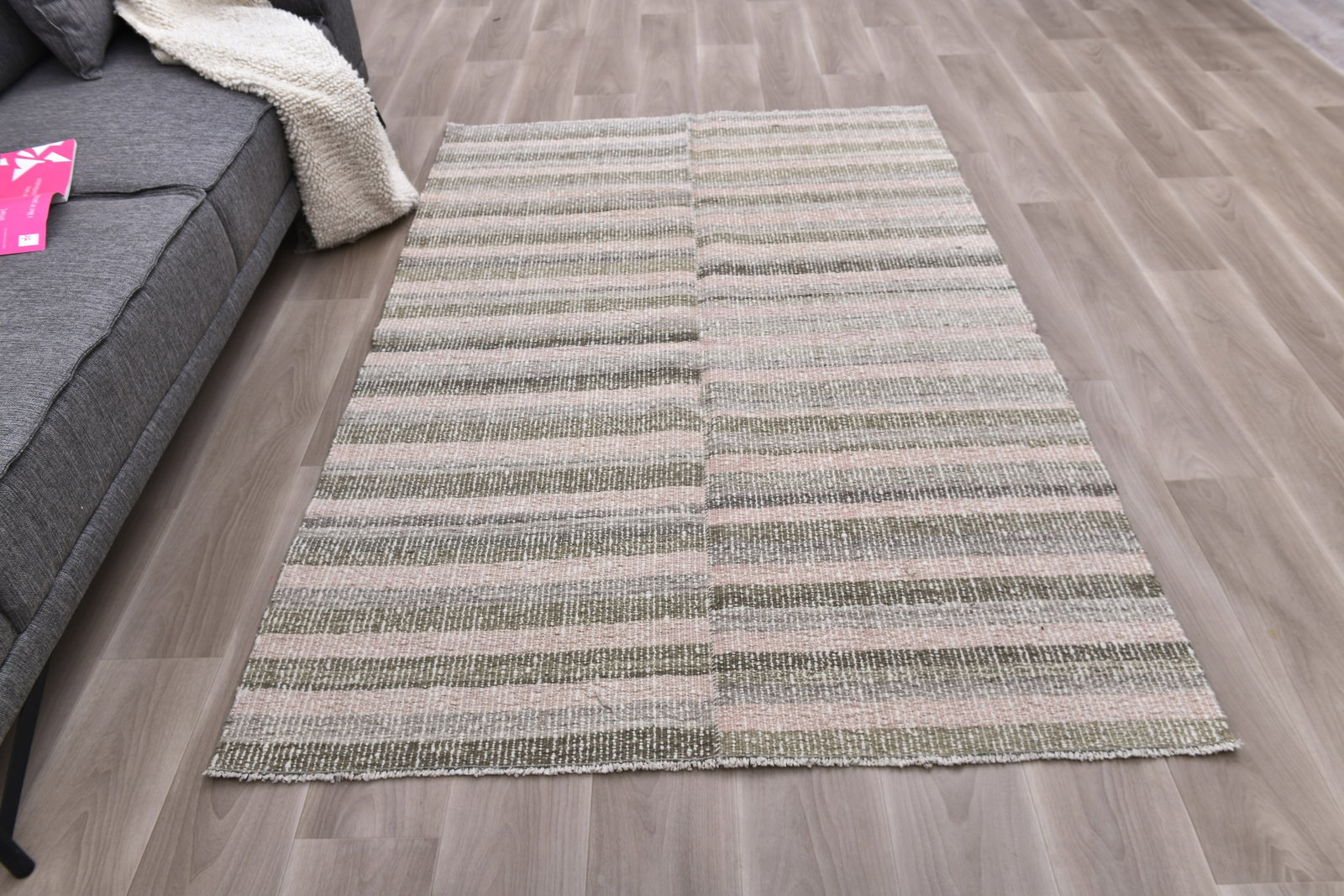 4'8'' x 6'10'' Turkish Handmade Kilim Rug - 241032 - 3