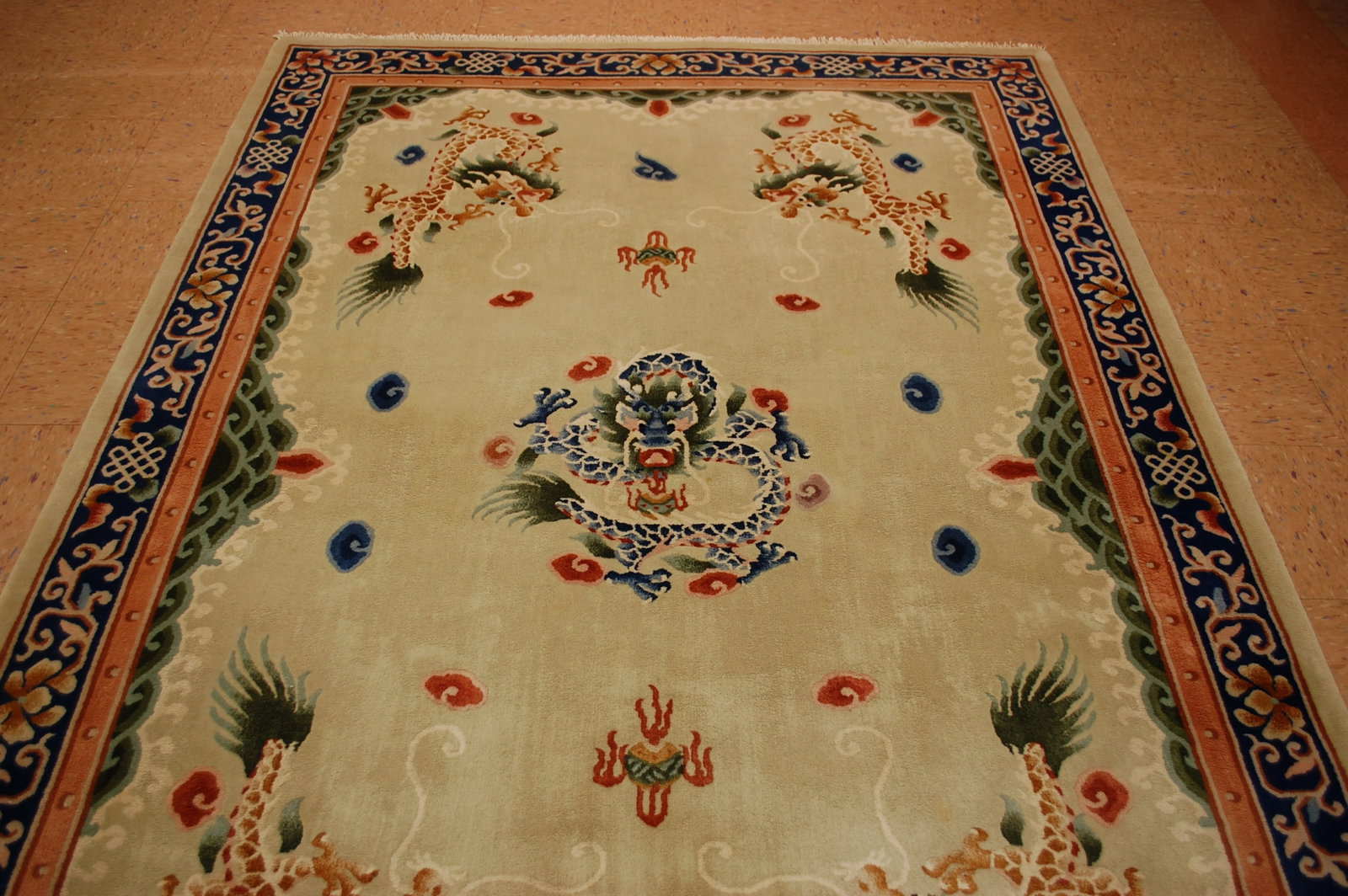 CHINESE NICHOLS RUG 5'10" x 8'10" - 2