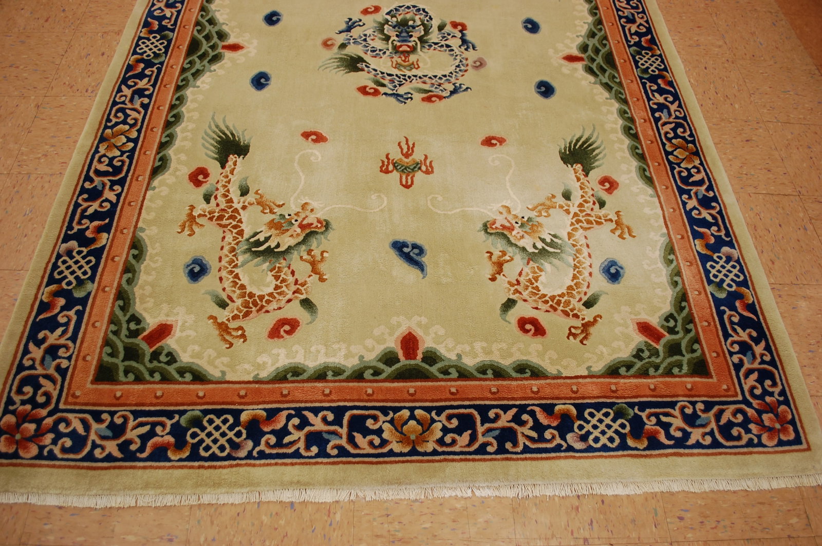 CHINESE NICHOLS RUG 5'10" x 8'10" - 3