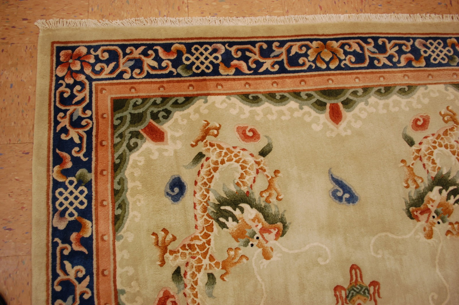 CHINESE NICHOLS RUG 5'10" x 8'10" - 4