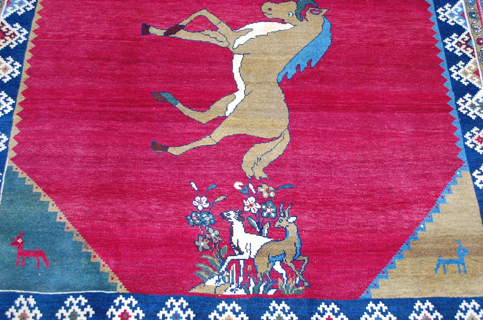 Persain SHIRAZ RUG 5' x 7'10" - 6
