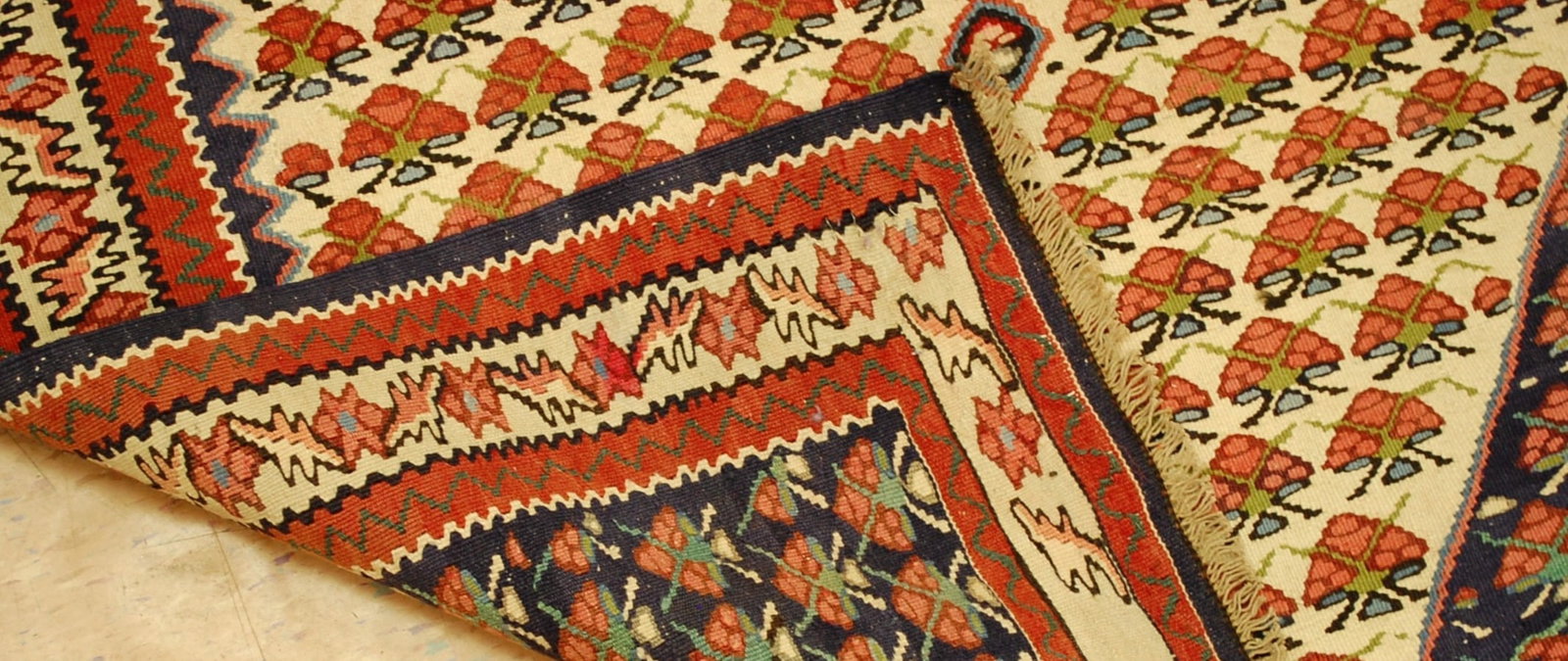 Persian SENNAH KILIM RUG 3' 8" x 5' 5" - 7