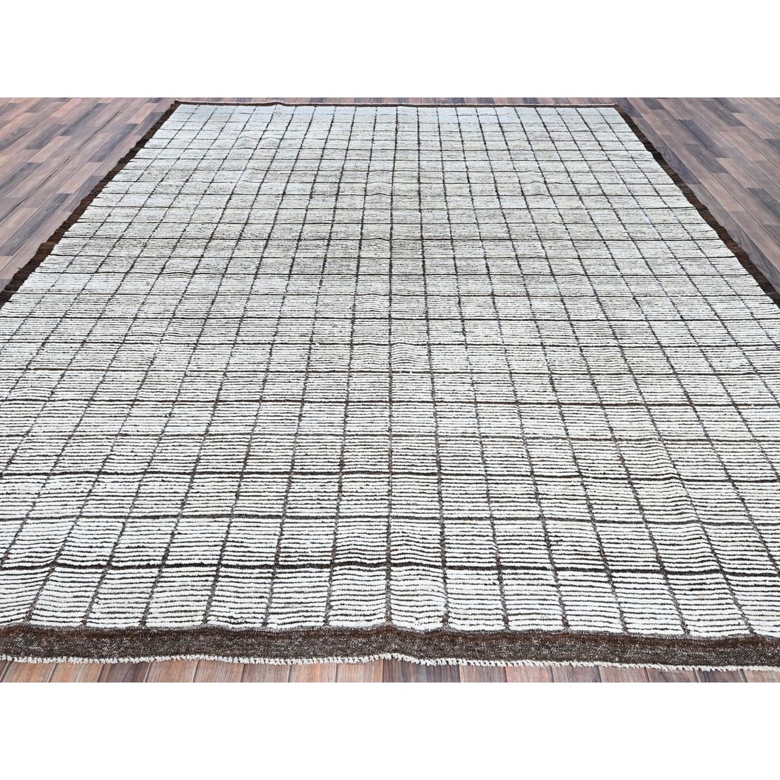 Daisy White Moroccan Weave with Box Design Hand Knotted Pure Wool Rug - 2