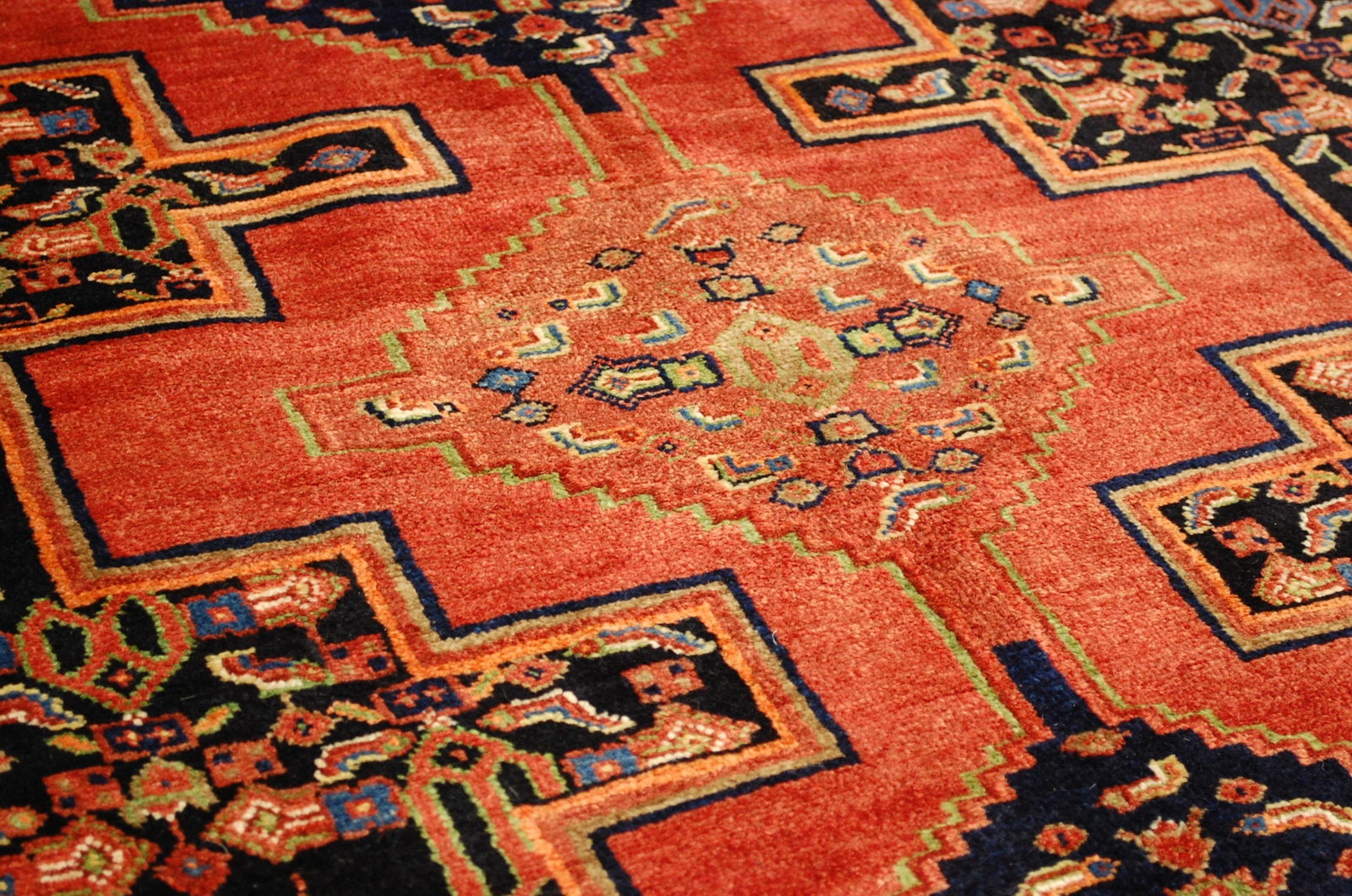 PERSIAN BIJAR RUG 5'2" x 9'10" - 9