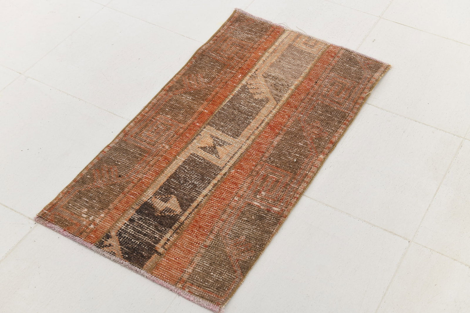 1'8'' x 3'2'' Turkish Handmade Kilim Rug - 24129 - 19