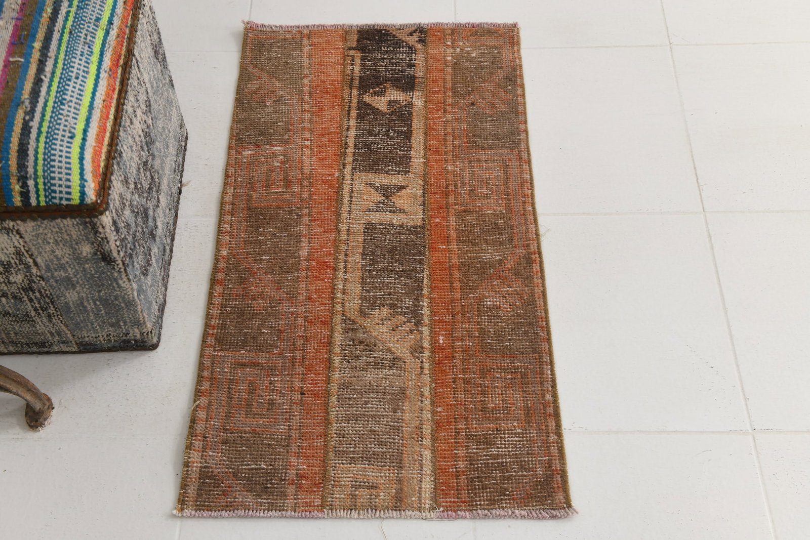 1'8'' x 3'2'' Turkish Handmade Kilim Rug - 24129 - 5