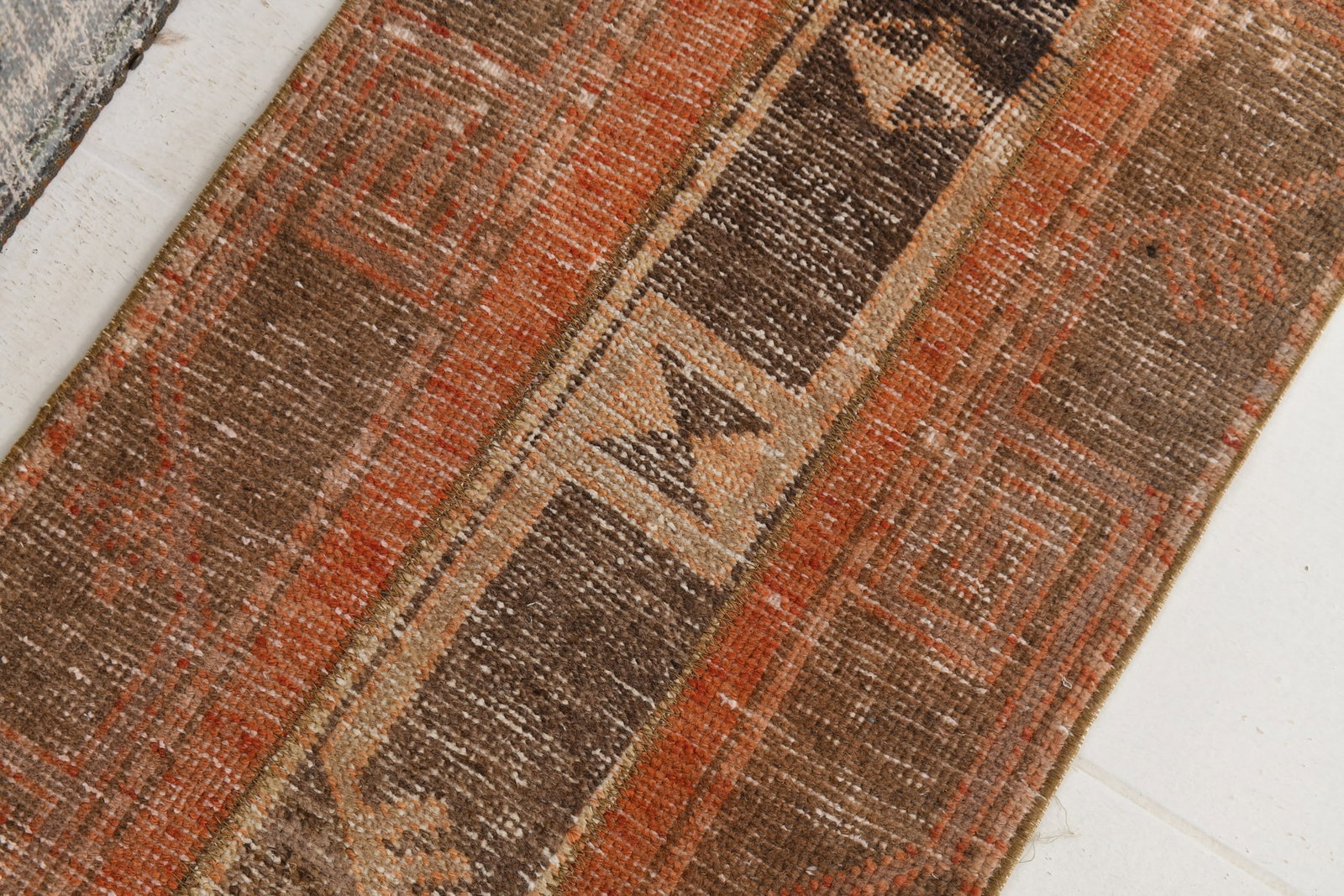 1'8'' x 3'2'' Turkish Handmade Kilim Rug - 24129 - 6