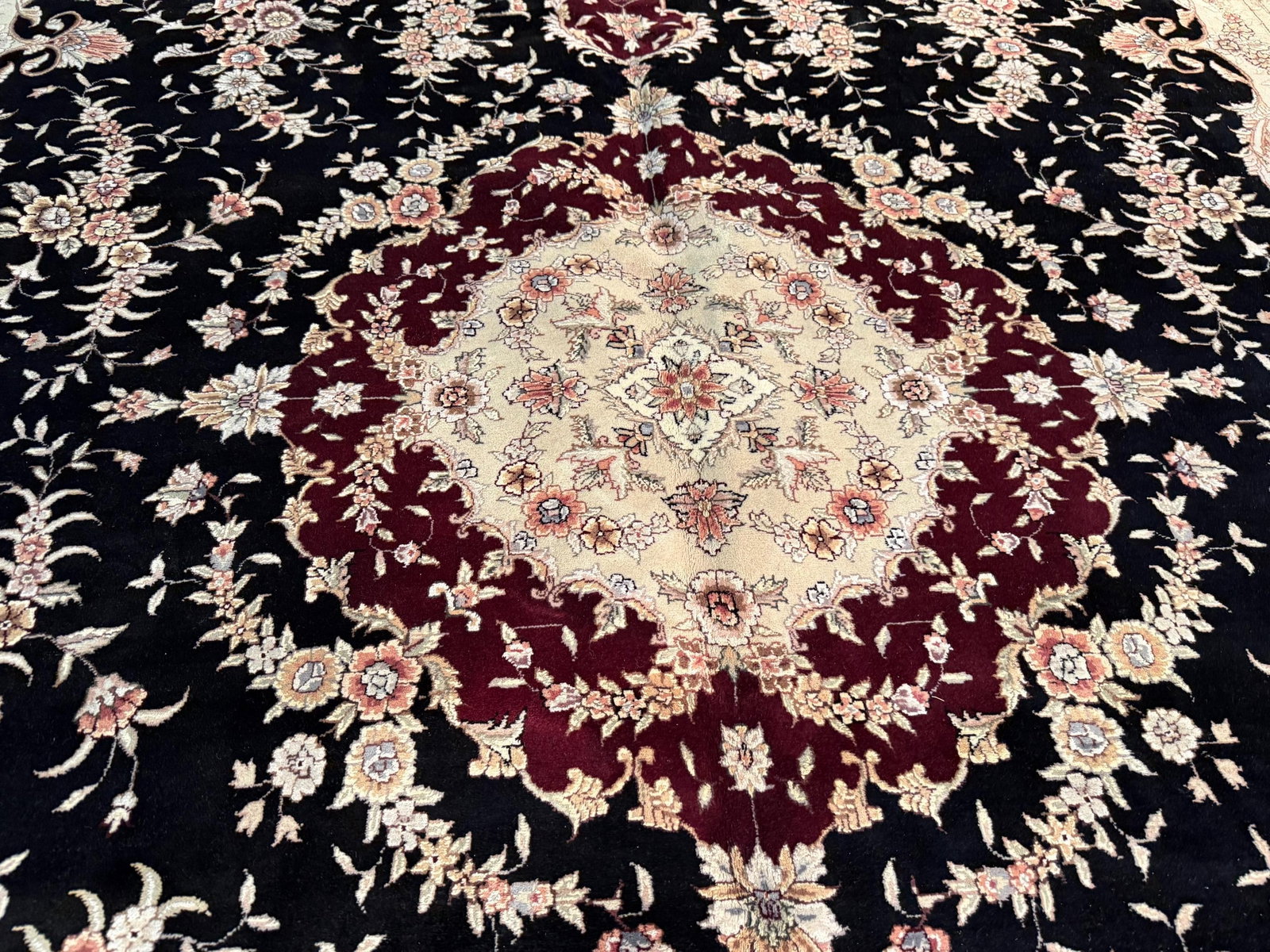 Magnificent Silk andWool Tabriz Rug 9.6x14 - 4