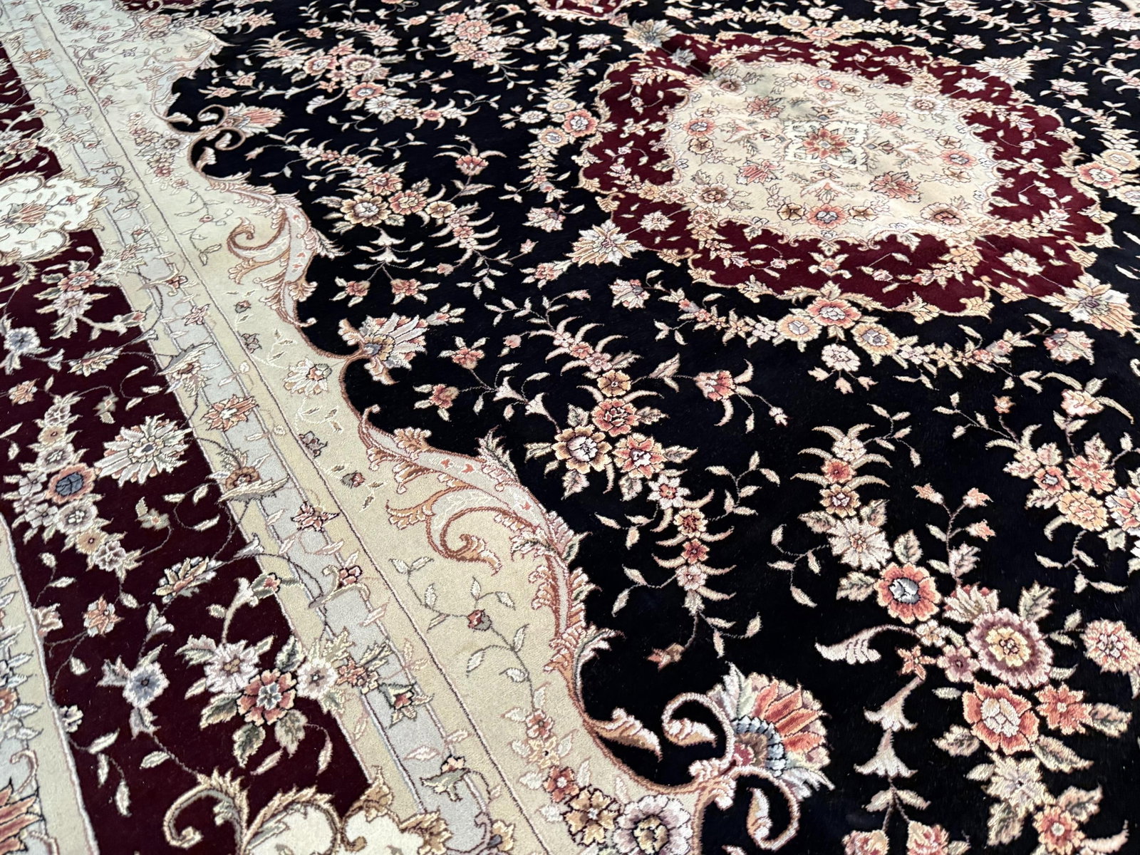 Magnificent Silk andWool Tabriz Rug 9.6x14 - 5