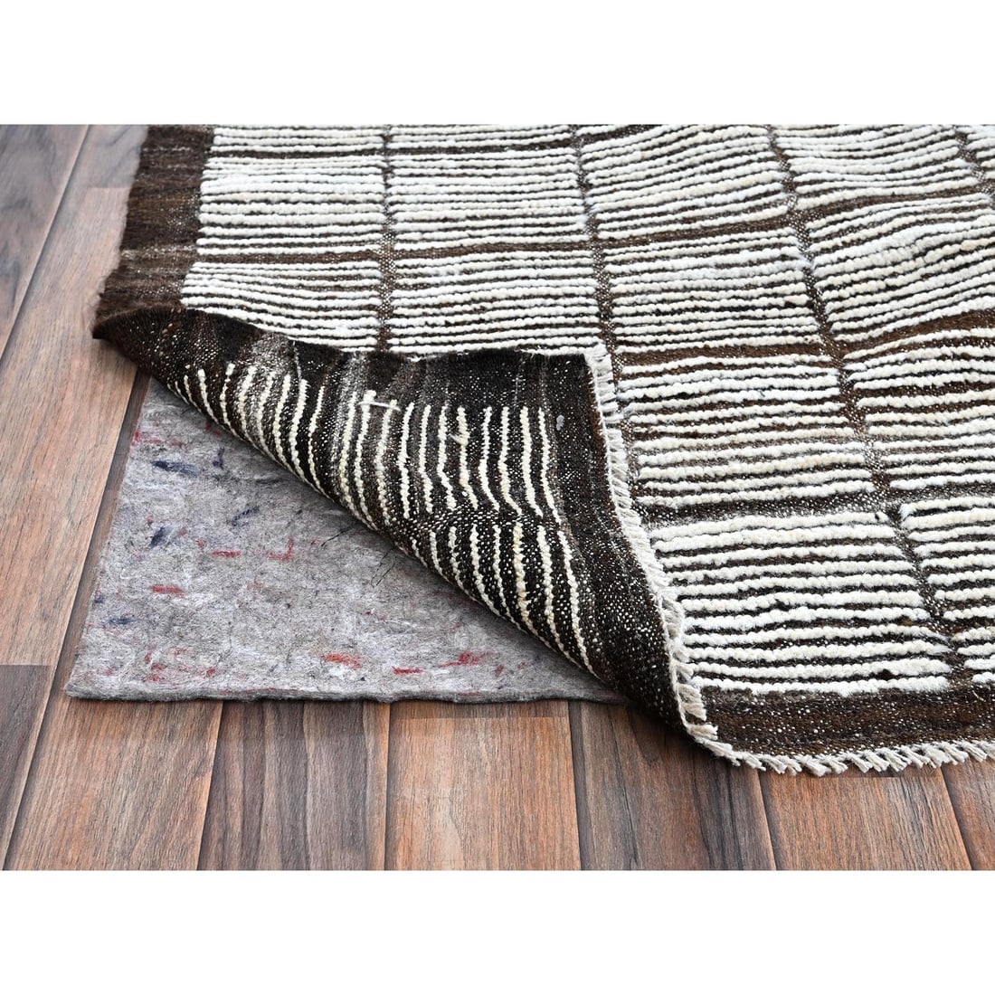 Daisy White Moroccan Weave with Box Design Hand Knotted Pure Wool Rug - 4