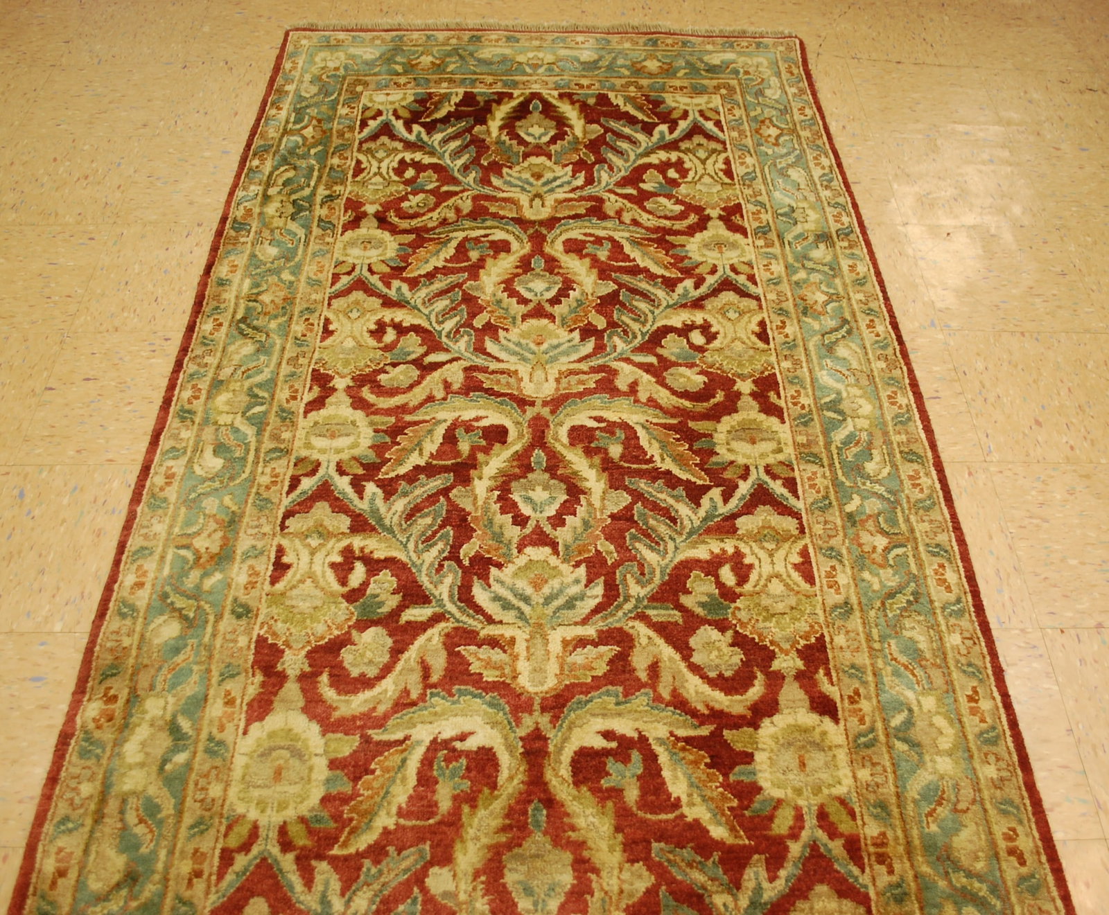 INDO AGRA RUG 4'3" X 11'10" - 2