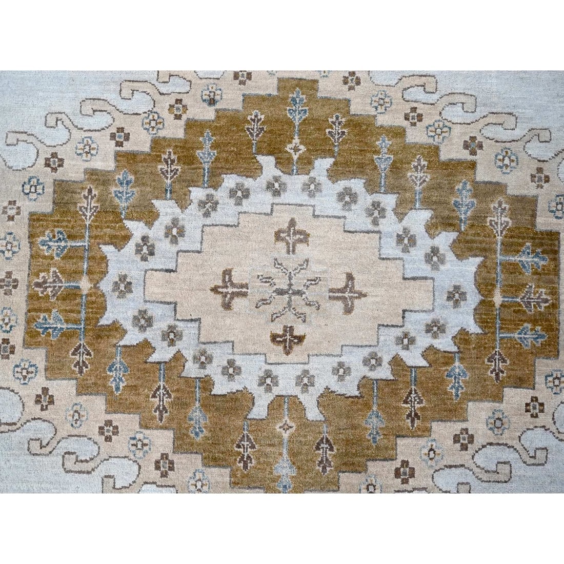 Mist Gray Hand Knotted Persian Village Inspired Pure Wool Round Rug - 5