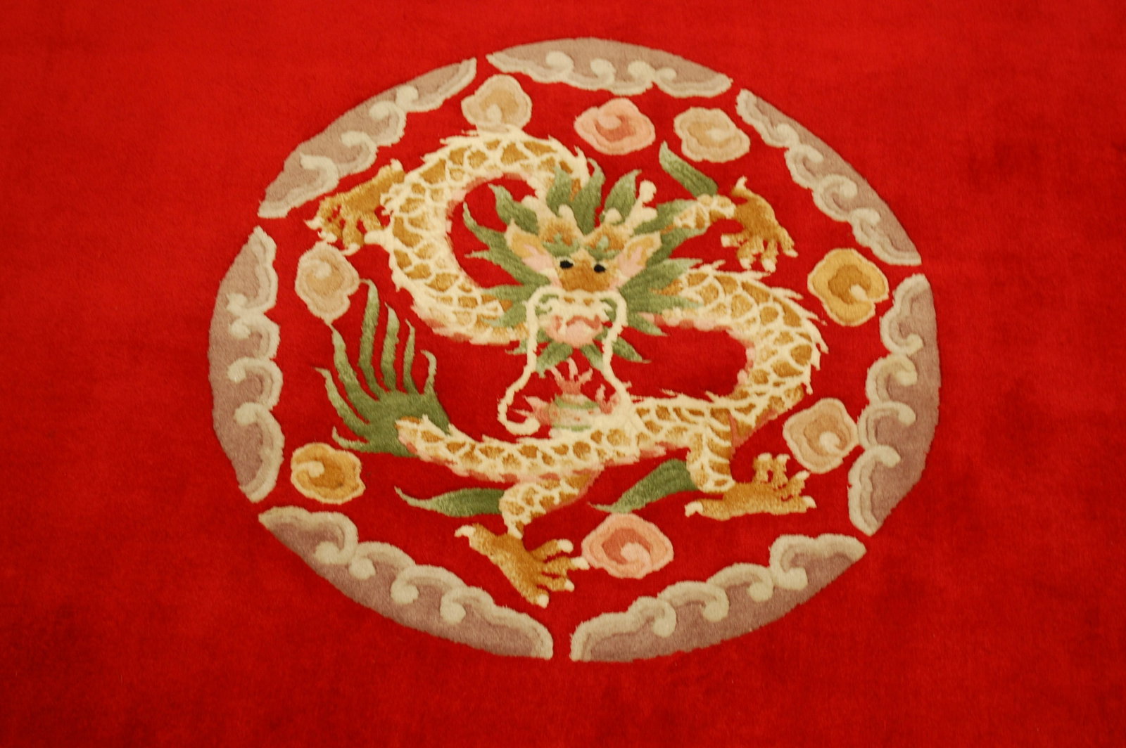 CHINESE NICHOLS RUG 6' x 9' - 8