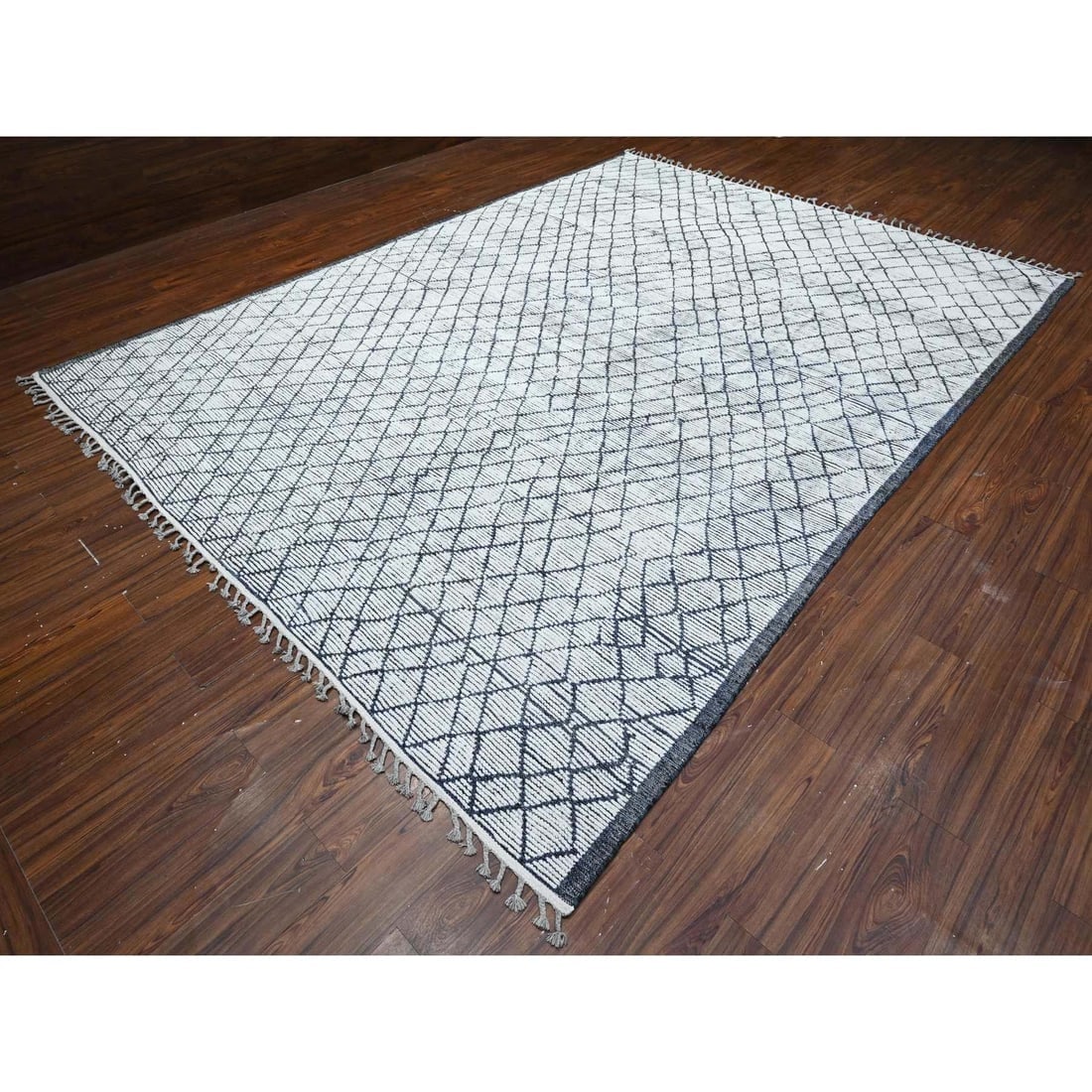 Spare White Hand Knotted Moroccan Weave 100% Wool Oriental Rug - 3