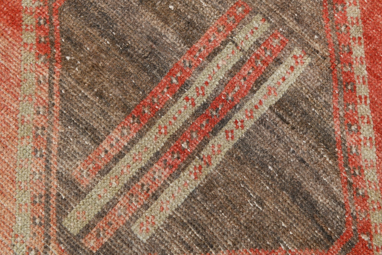 2'9'' x 9'11'' Turkish Vintage Runner Rug - 20297 - 6
