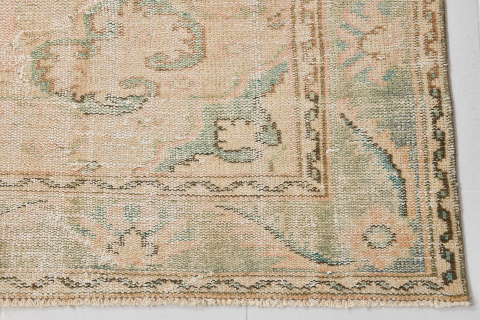 6'4'' x 9'5'' Handmade Vintage Wool Rug - 21054 - 11