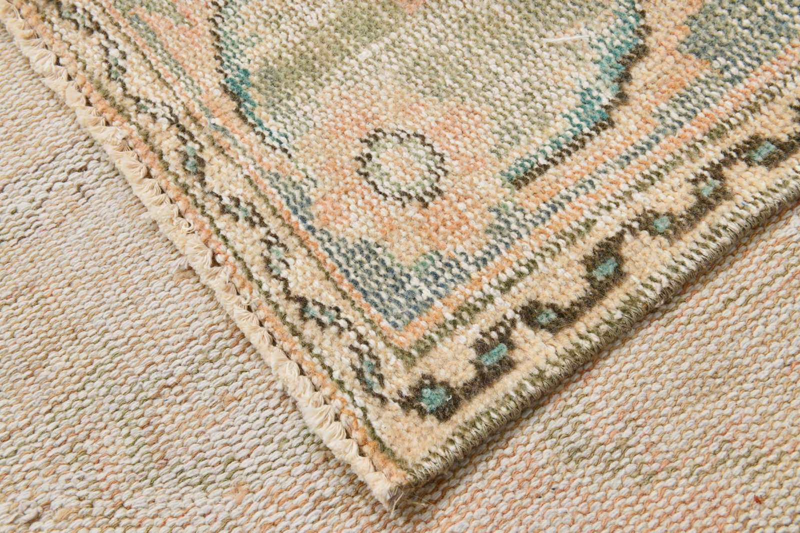6'4'' x 9'5'' Handmade Vintage Wool Rug - 21054 - 15