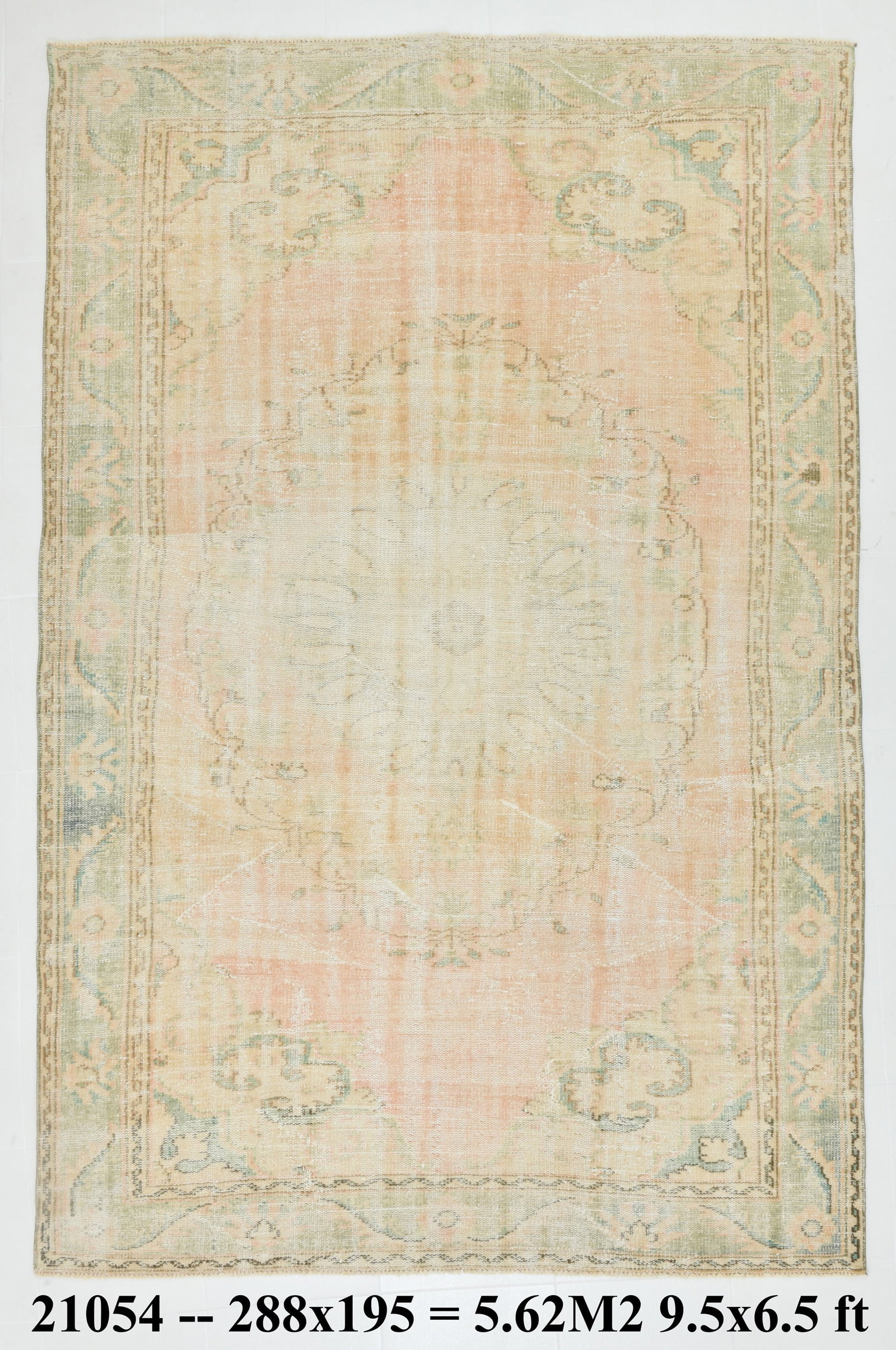 6'4'' x 9'5'' Handmade Vintage Wool Rug - 21054: Title: 6'4'' x 9'5'' Handmade Vintage Wool Rug - 21054 Description:6'4'' x 9'5'' Handmade Vintage Wool Rug - 21054 Origin:Turkiye Date/Period:1960-90 Materials:Wool,Cotton Dimension:6'4''x9'5'' ft,