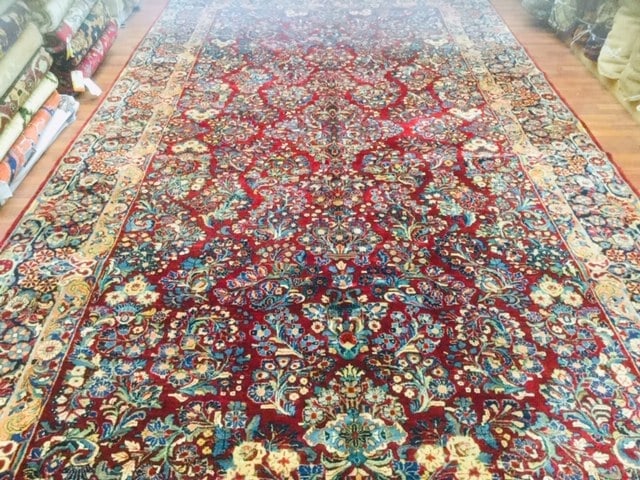 Antique Mint Condition Large sarouk RugBeautiful antique Persian Sarouk rug from central Persia, - 6