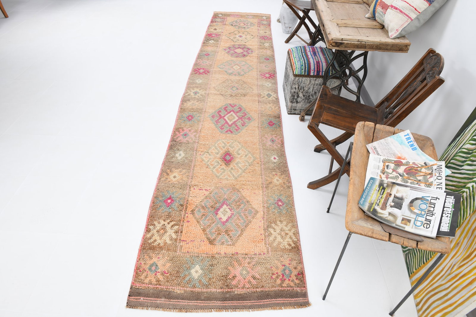 2'8'' x 13'5'' Handmade Vintage Wool Rug - 18818 - 4