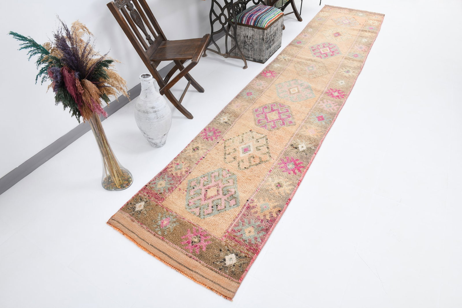 2'8'' x 13'5'' Handmade Vintage Wool Rug - 18818 - 6