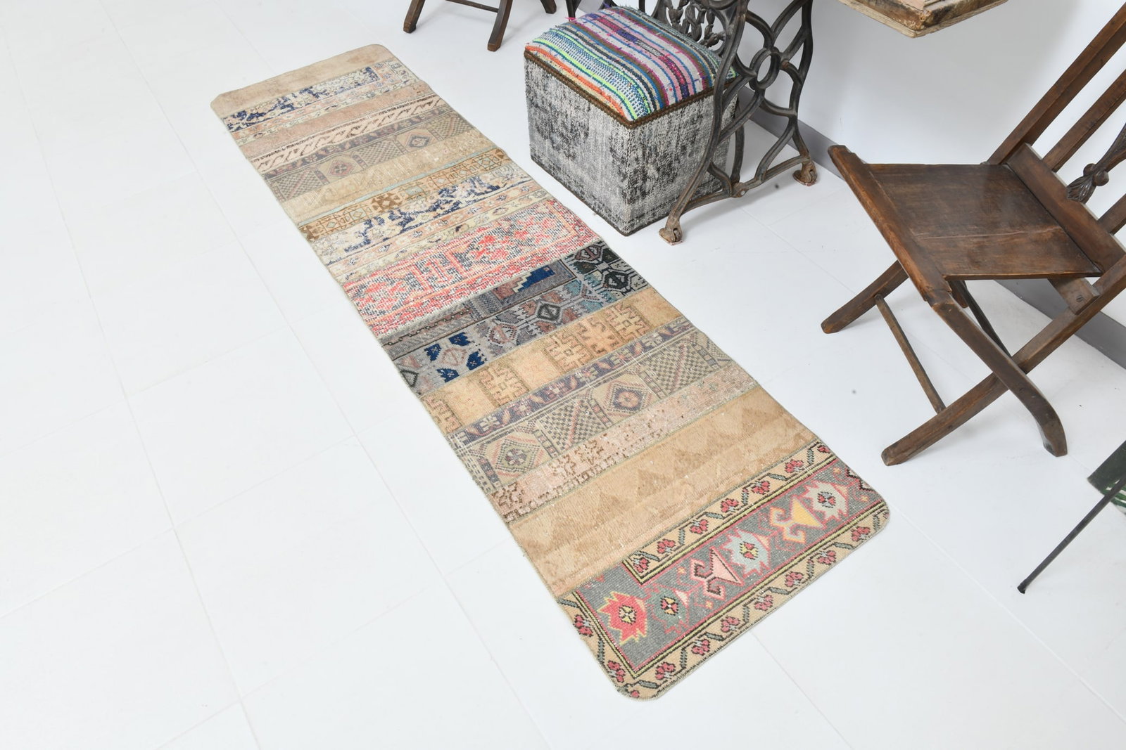 2'1'' x 7'11'' Turkish Vintage Runner Rug - 22580 - 3
