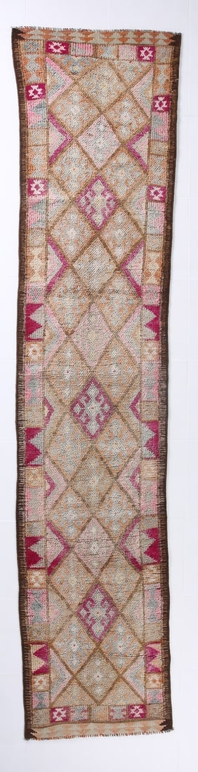 2'8'' x 11'8'' Handmade Vintage Wool Patchwork Rug - 18798: Title: 2'8'' x 11'8'' Handmade Vintage Wool Patchwork Rug - 18798 Description:2'8'' x 11'8'' Handmade Vintage Wool Patchwork Rug - 18798 Origin:Turkiye Date/Period:1960-90 Materials:Wool,Cotton
