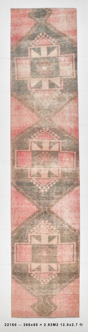 2'7'' x 12'0'' Handmade Vintage Wool Rug - 22160: Title: 2'7'' x 12'0'' Handmade Vintage Wool Rug - 22160 Description:2'7'' x 12'0'' Handmade Vintage Wool Rug - 22160 Origin:Turkiye Date/Period:1960-90 Materials:Wool,Cotton Dimension:2'7''x12'0''