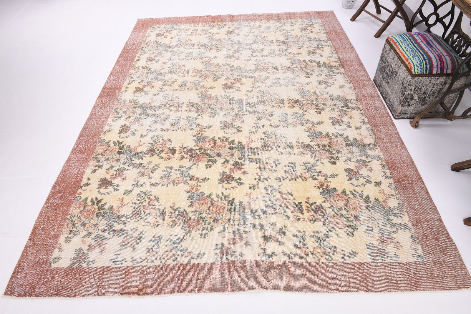 6'10'' x 9'6'' Turkish Vintage Runner Rug - 7229 - 4